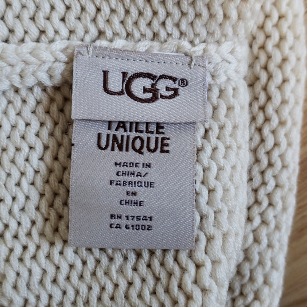Ugg Beanie - image 4